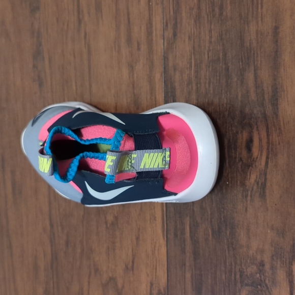 7Y Nike - Picture 3 of 5